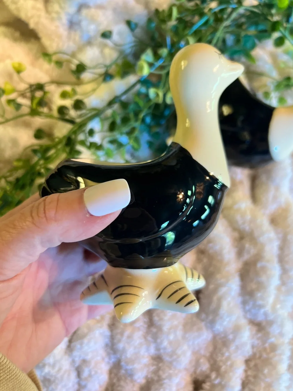 Cottage Ceramic Duck Planter Set Black White Bird Pots Succulent Planters New